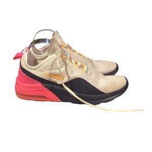 Womens Nike AirMax Motion 2 Size 10 White/Pink/Blue